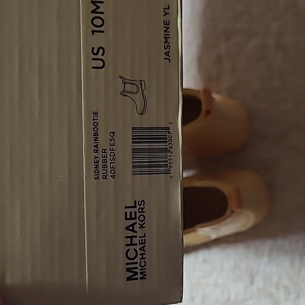 Michael Kors Sidney Rain Booties in Yellow Size Various - Picture 8 of 9